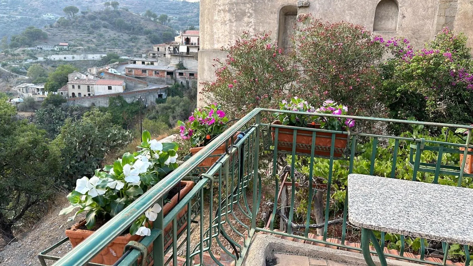 Casa Storica Bifora Villa Savoca 0*,  Italy