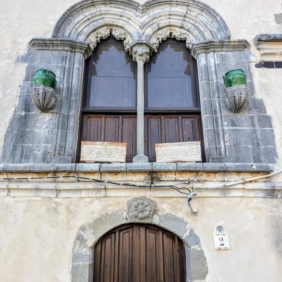 Holiday home Casa Storica Bifora Villa Savoca